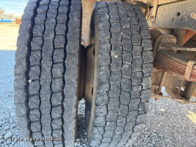 image for item EV2649 2012 Ford F450 Super Duty XL flatbed truck