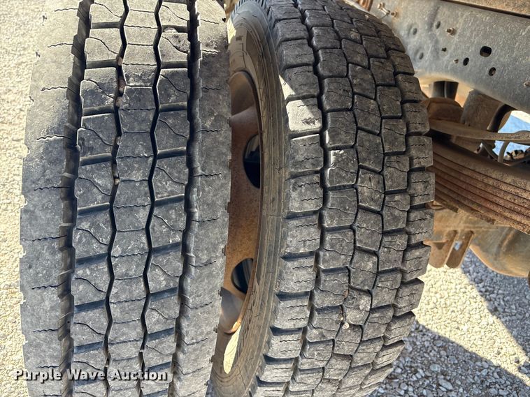 image for item EV2649 2012 Ford F450 Super Duty XL flatbed truck