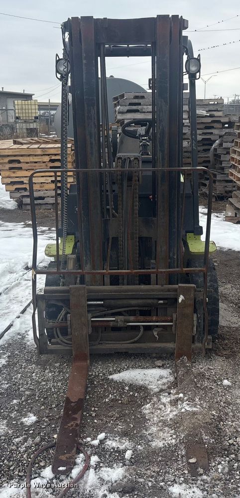 image for item EV2669 Clark C25L forklift