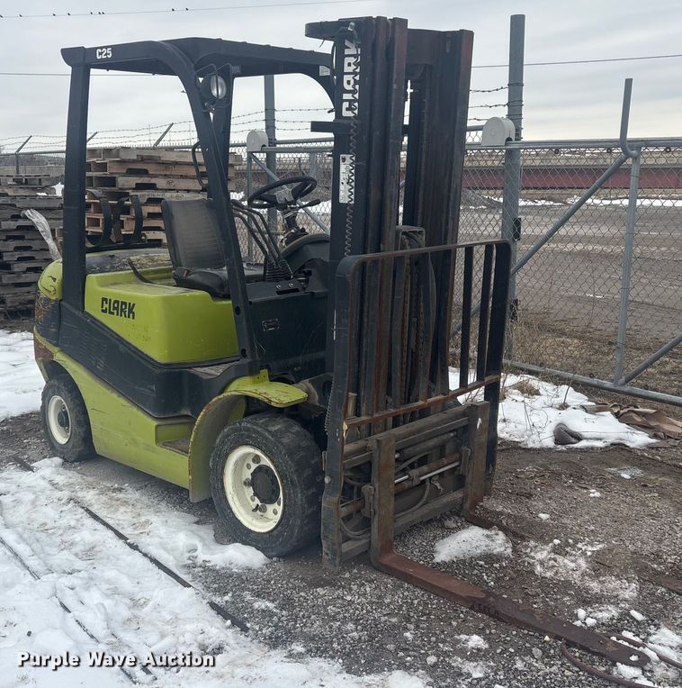 image for item EV2669 Clark C25L forklift