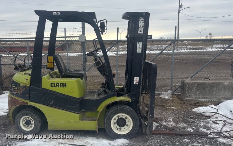 image for item EV2669 Clark C25L forklift