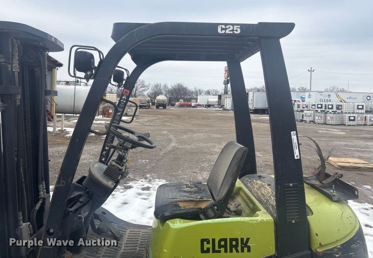 image for item EV2669 Clark C25L forklift