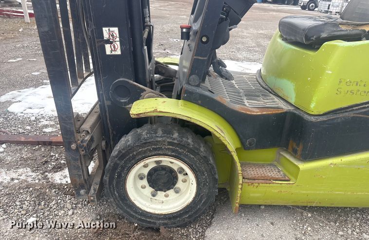 image for item EV2669 Clark C25L forklift