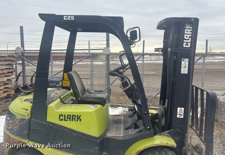 image for item EV2669 Clark C25L forklift