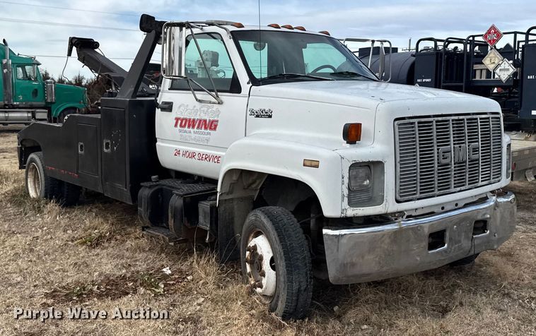 image for item FB0569 1996 GMC C6 tow truck