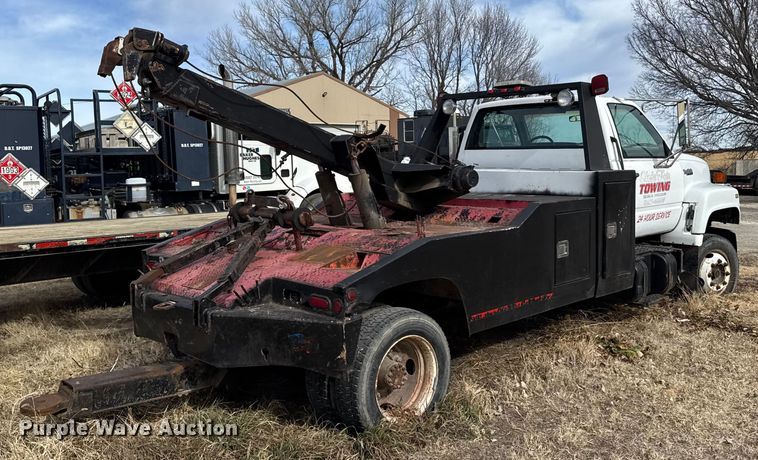 image for item FB0569 1996 GMC C6 tow truck