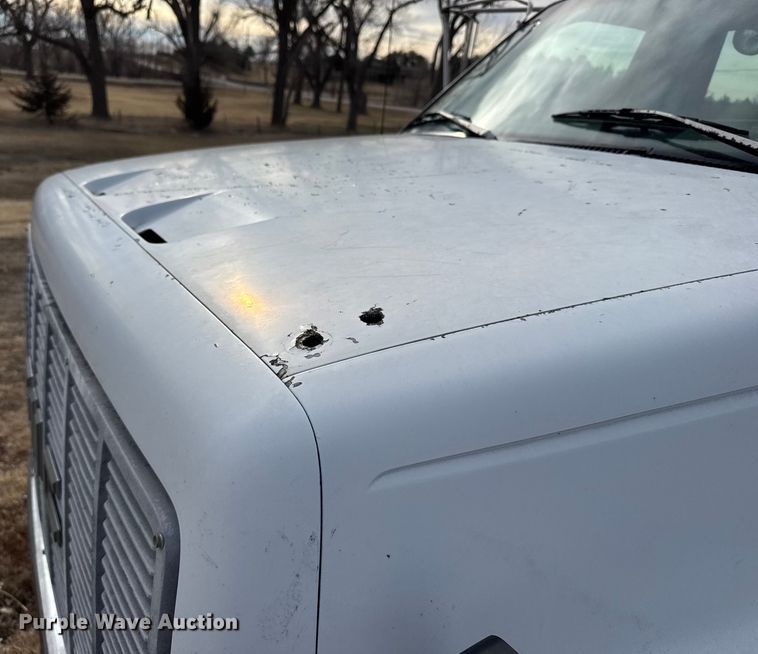 image for item FB0569 1996 GMC C6 tow truck