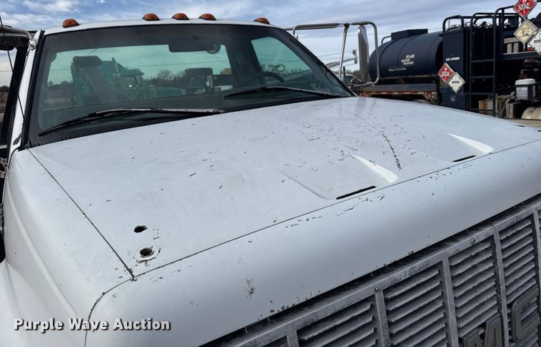 image for item FB0569 1996 GMC C6 tow truck