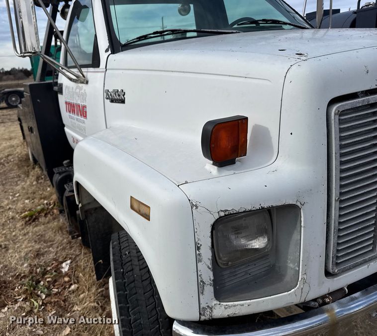 image for item FB0569 1996 GMC C6 tow truck