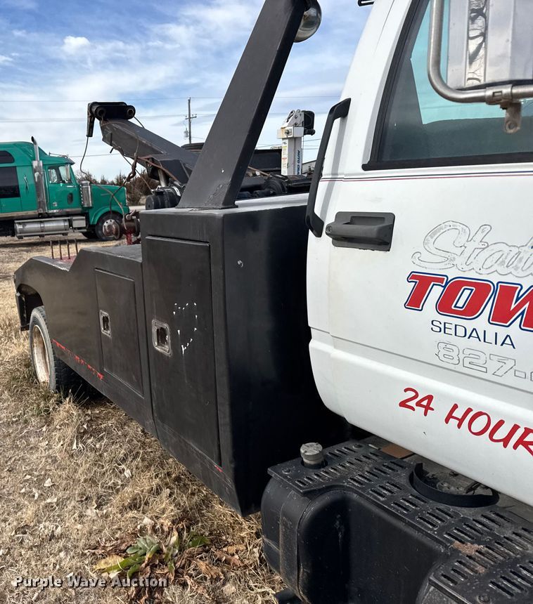 image for item FB0569 1996 GMC C6 tow truck
