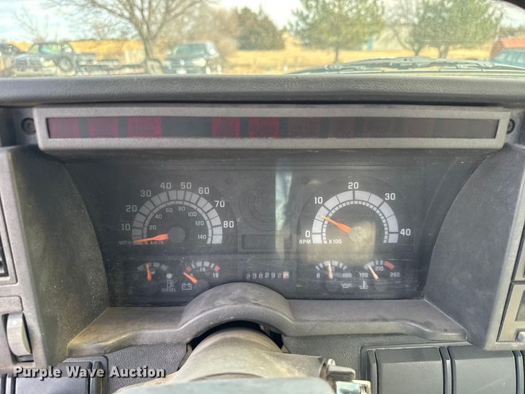 image for item FB0569 1996 GMC C6 tow truck