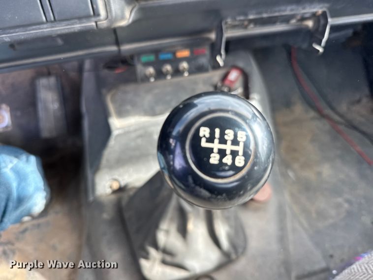 image for item FB0569 1996 GMC C6 tow truck