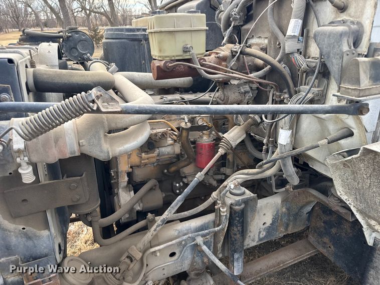 image for item FB0569 1996 GMC C6 tow truck