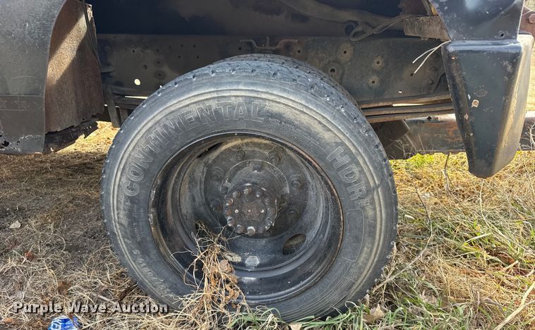 image for item FB0569 1996 GMC C6 tow truck