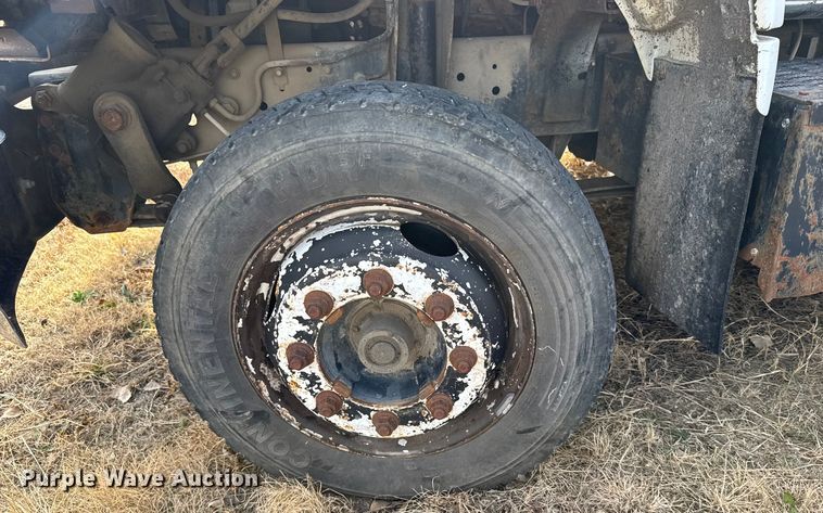 image for item FB0569 1996 GMC C6 tow truck