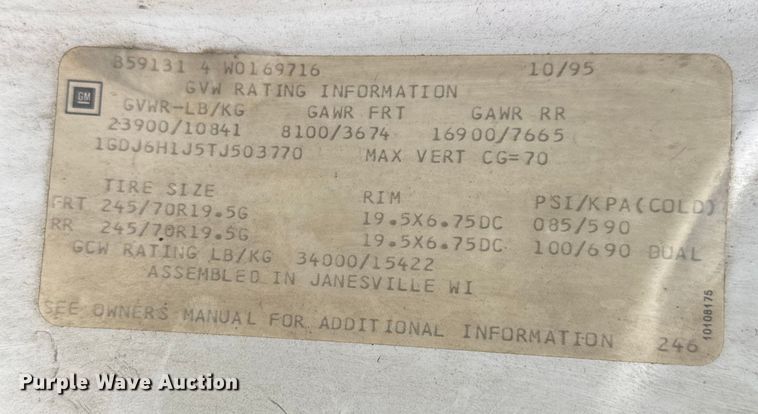 image for item FB0569 1996 GMC C6 tow truck