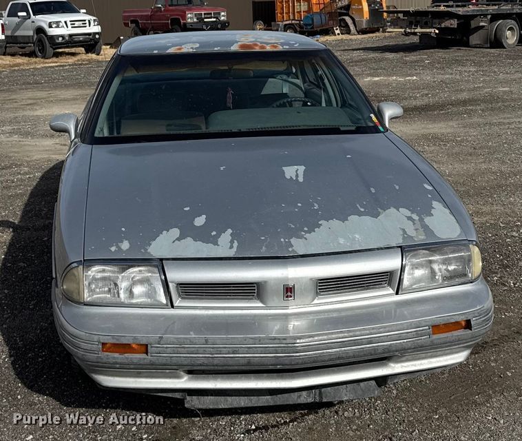 image for item FB0570 1992 Oldsmobile Royale 