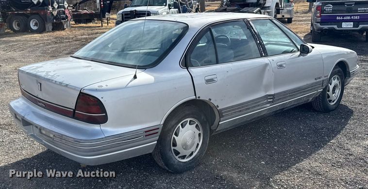 image for item FB0570 1992 Oldsmobile Royale 