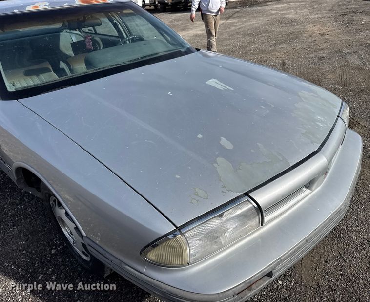 image for item FB0570 1992 Oldsmobile Royale 
