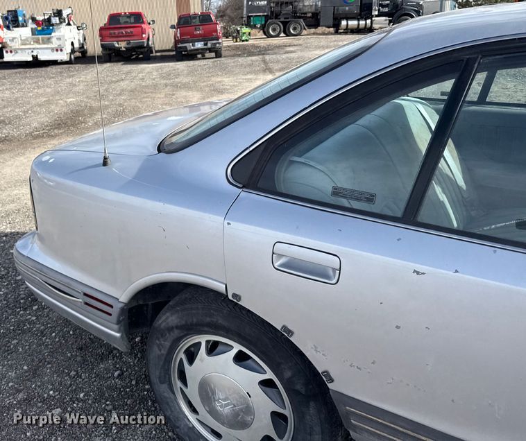 image for item FB0570 1992 Oldsmobile Royale 