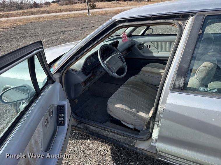 image for item FB0570 1992 Oldsmobile Royale 