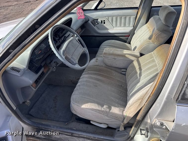 image for item FB0570 1992 Oldsmobile Royale 