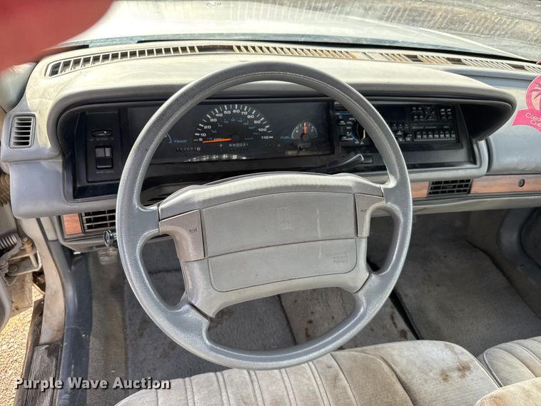 image for item FB0570 1992 Oldsmobile Royale 
