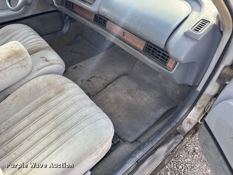 image for item FB0570 1992 Oldsmobile Royale 