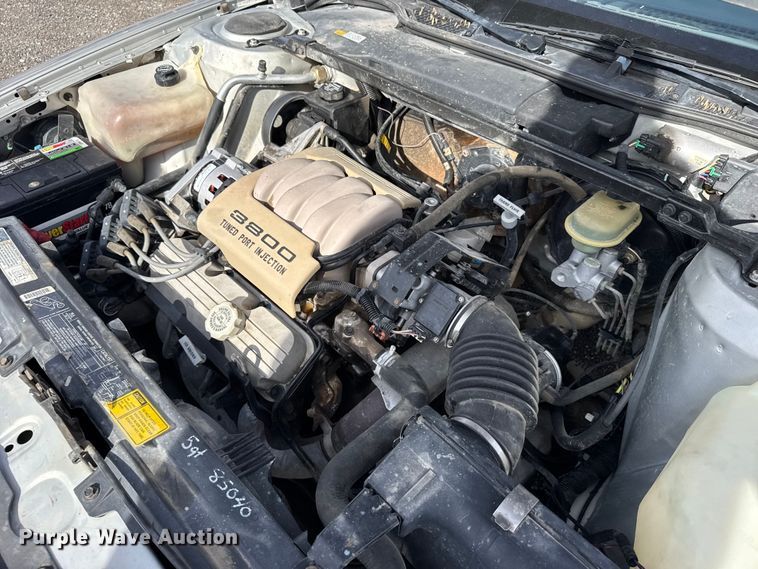 image for item FB0570 1992 Oldsmobile Royale 