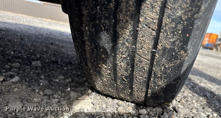 image for item FB0570 1992 Oldsmobile Royale 