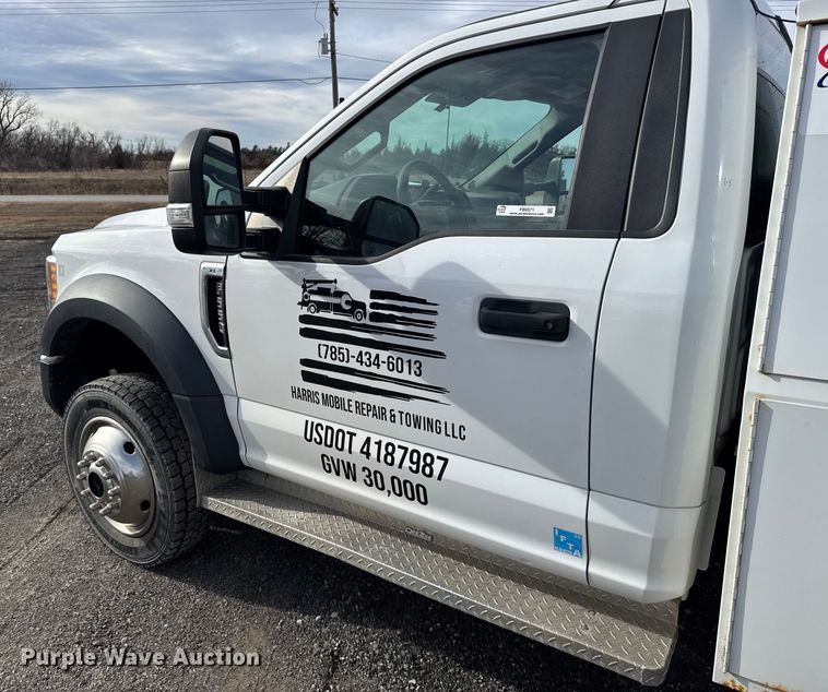 image for item FB0571 2017 Ford F550 utility / service truck