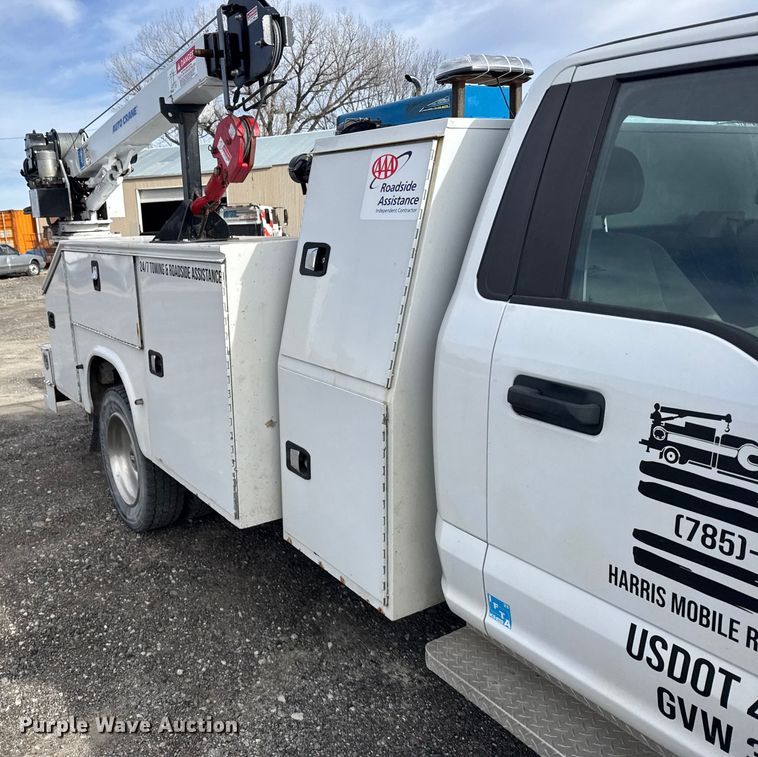 image for item FB0571 2017 Ford F550 utility / service truck