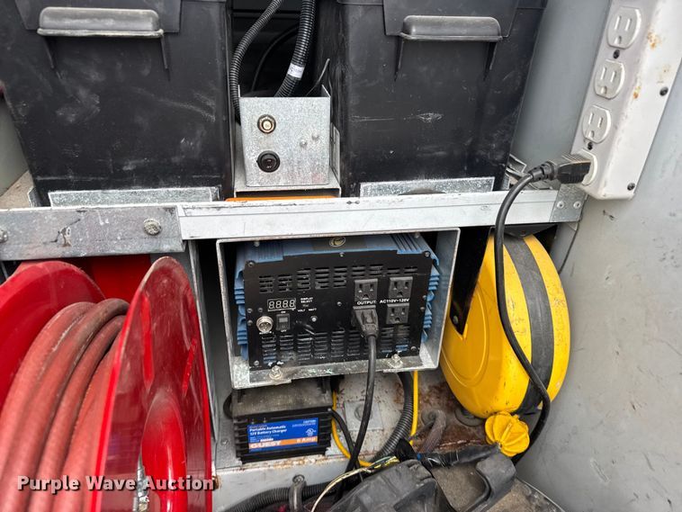 image for item FB0571 2017 Ford F550 utility / service truck