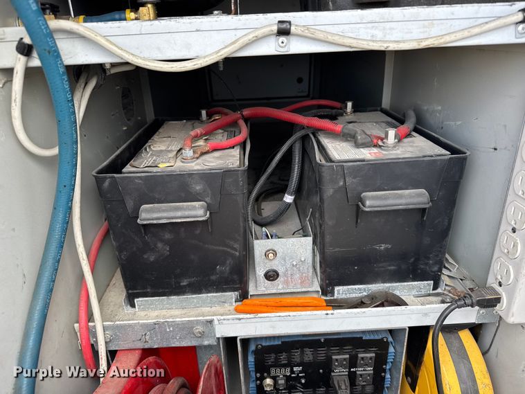 image for item FB0571 2017 Ford F550 utility / service truck