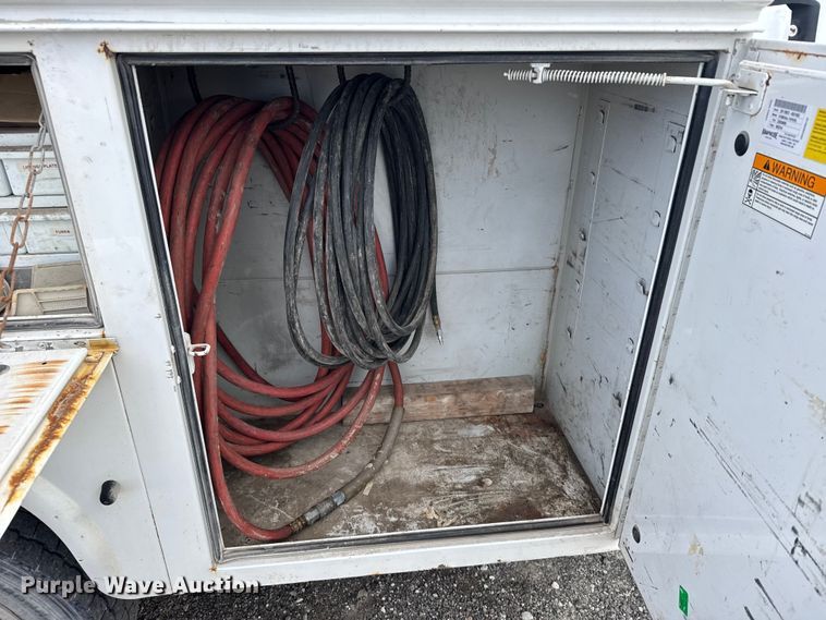 image for item FB0571 2017 Ford F550 utility / service truck