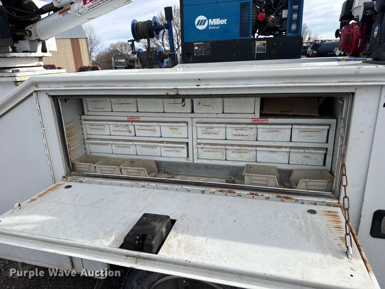 image for item FB0571 2017 Ford F550 utility / service truck