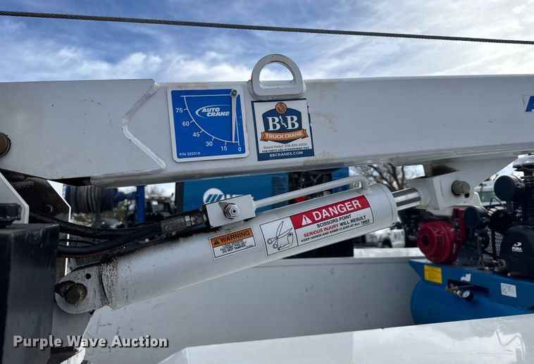 image for item FB0571 2017 Ford F550 utility / service truck