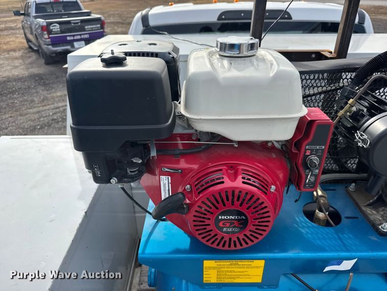 image for item FB0571 2017 Ford F550 utility / service truck