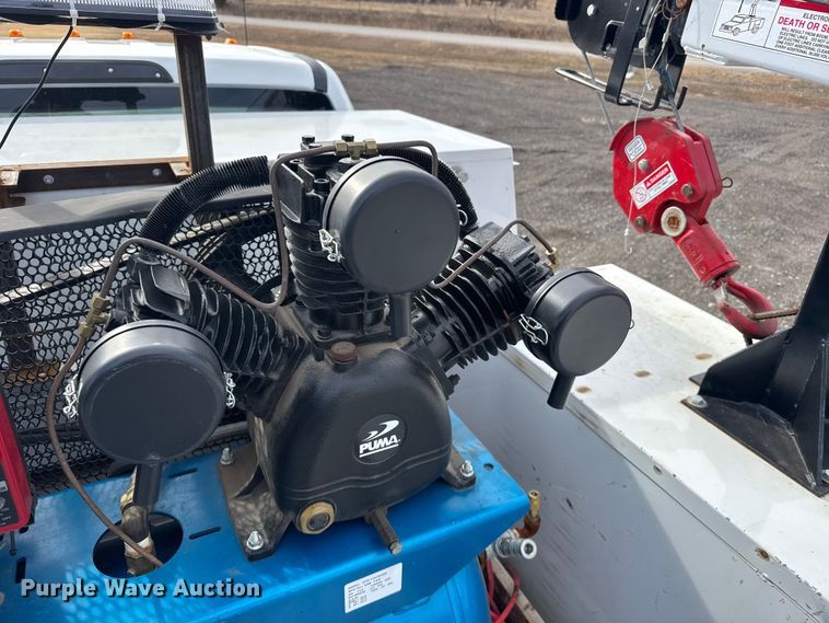 image for item FB0571 2017 Ford F550 utility / service truck