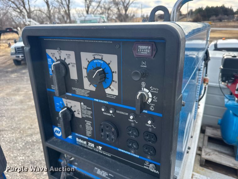 image for item FB0571 2017 Ford F550 utility / service truck