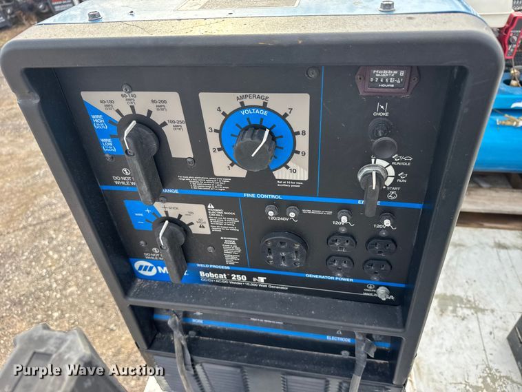 image for item FB0571 2017 Ford F550 utility / service truck