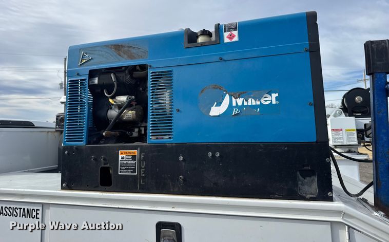 image for item FB0571 2017 Ford F550 utility / service truck