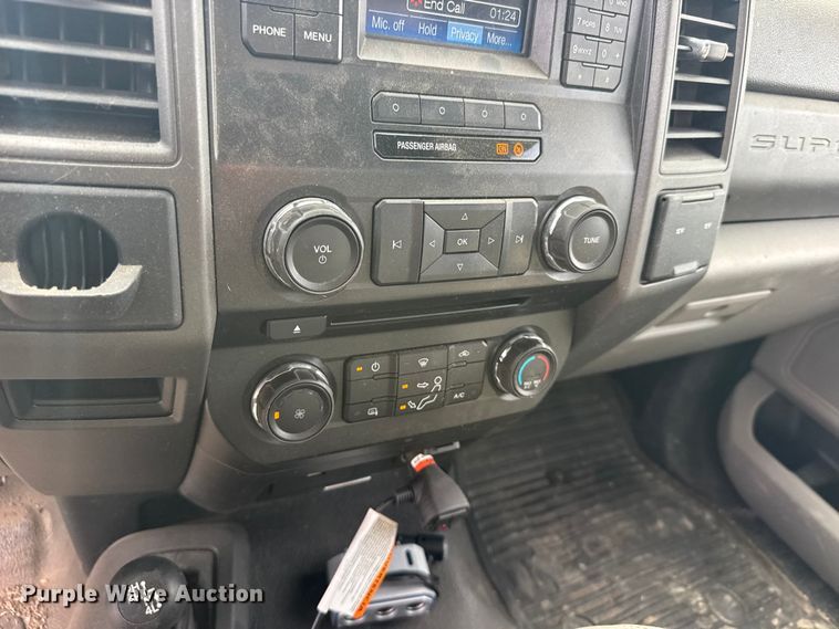 image for item FB0571 2017 Ford F550 utility / service truck