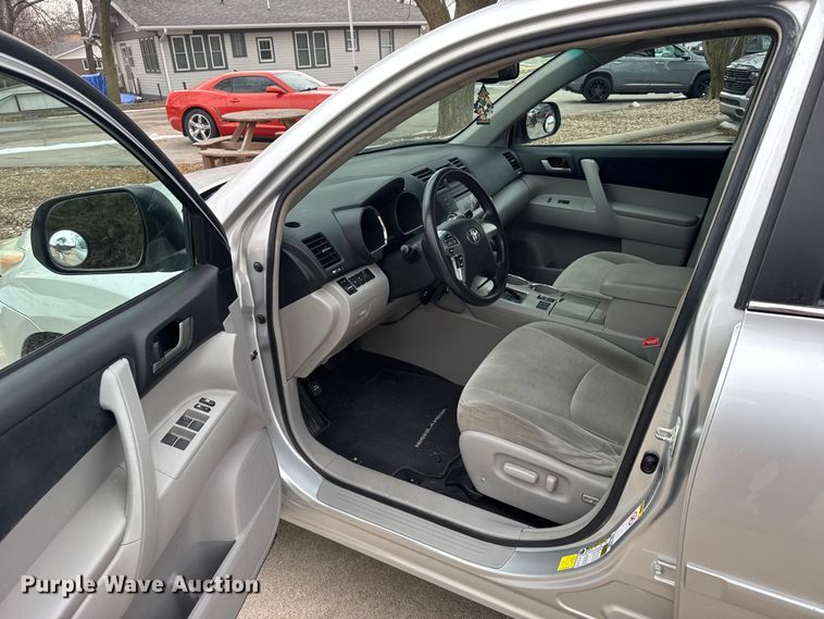 image for item FB0663 2012 Toyota Highlander SUV