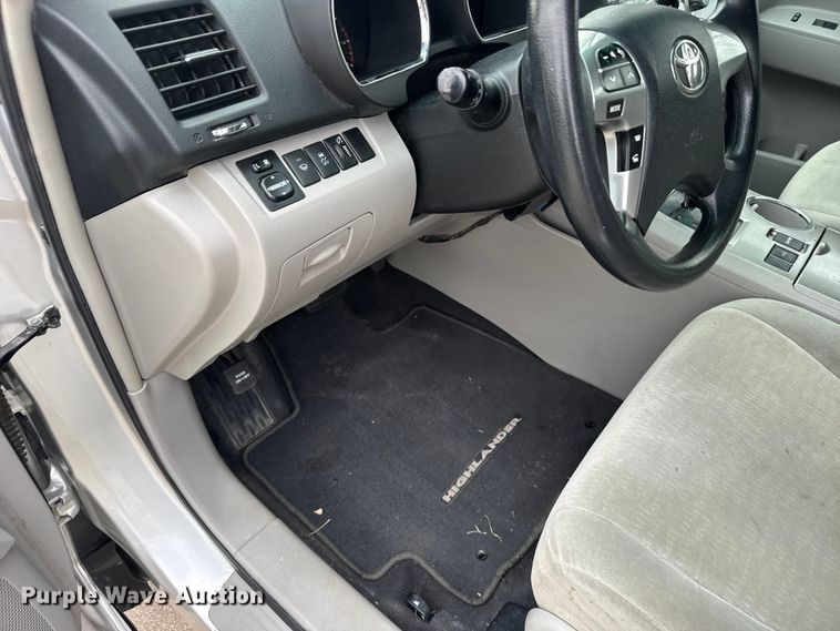 image for item FB0663 2012 Toyota Highlander SUV
