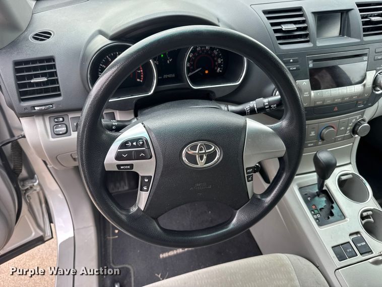 image for item FB0663 2012 Toyota Highlander SUV