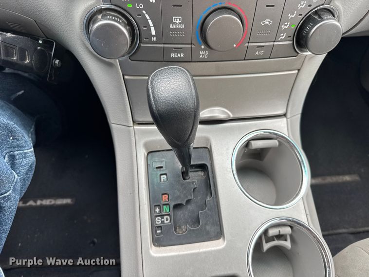 image for item FB0663 2012 Toyota Highlander SUV