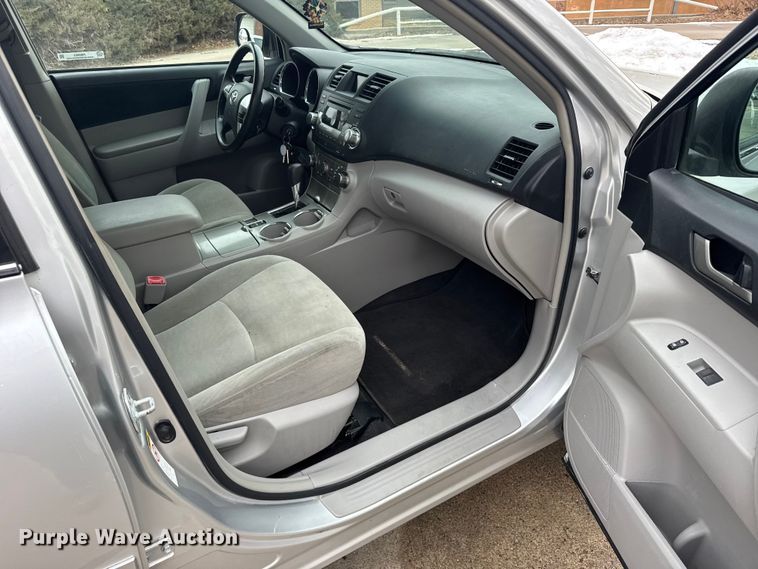 image for item FB0663 2012 Toyota Highlander SUV