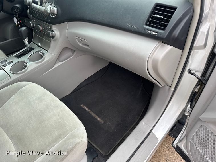 image for item FB0663 2012 Toyota Highlander SUV