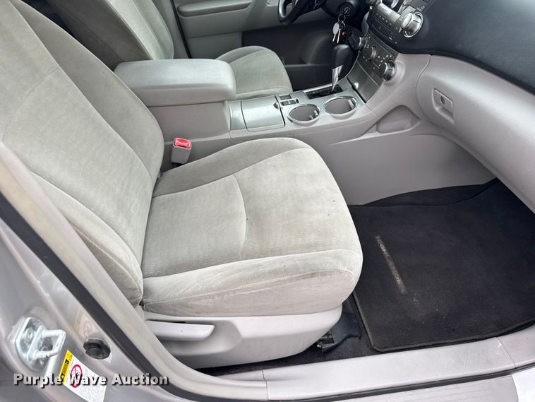 image for item FB0663 2012 Toyota Highlander SUV